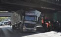 LKW blieb haengen Koeln Innere Kanalstr P10